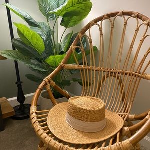 Gorgeous straw women’s hat. Worn once, no imperfections!